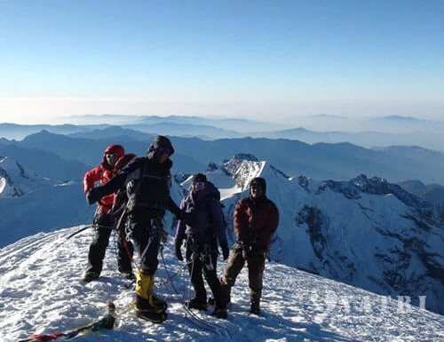 6,000m peaks climbing in Nepal