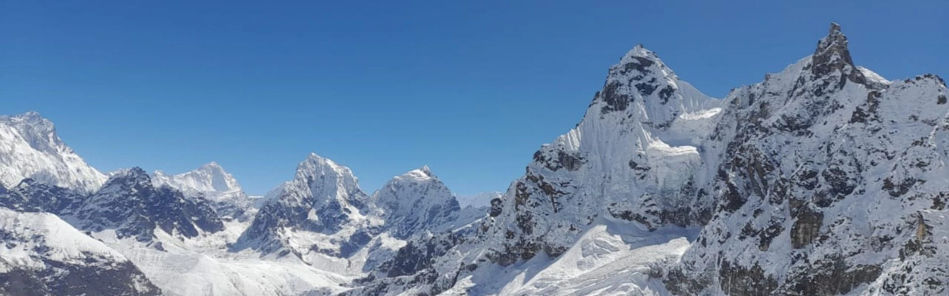Panoramic view of Nepal Himalayas highlighting popular 6000-meter peaks ideal for mountaineering training and alpine skill development