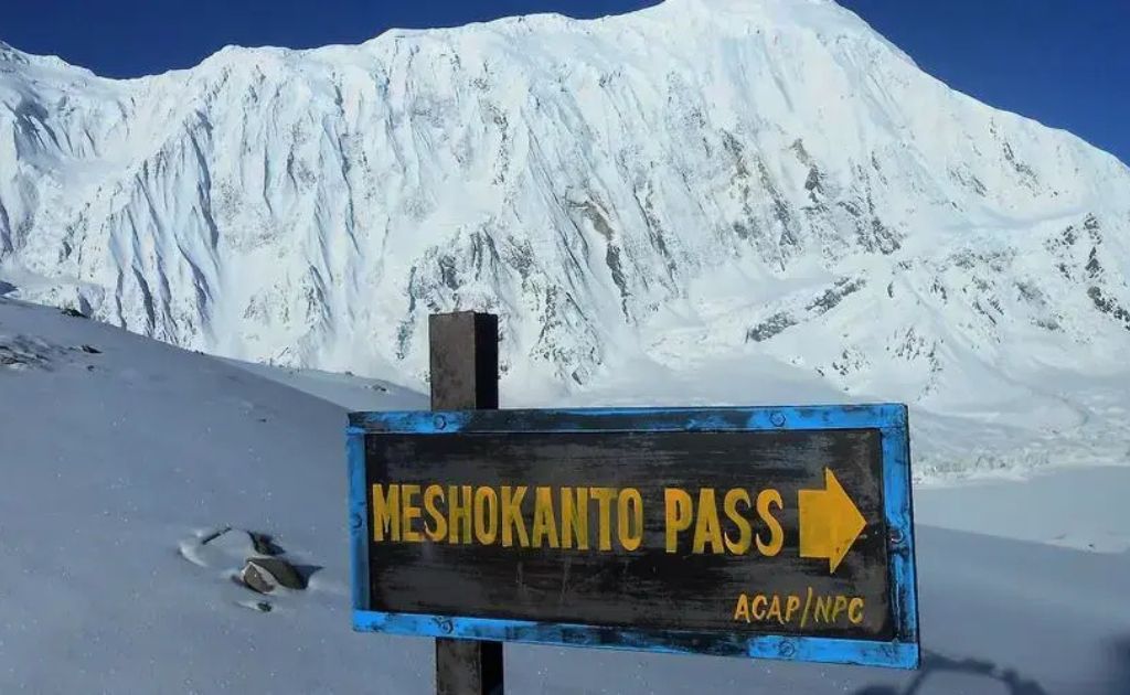 Rugged trail from Tilicho Lake to Mustang via Mesokanto La Pass