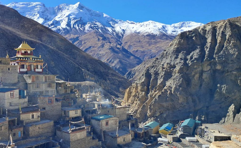 Isolated Phu Pass trail leading to remote Phu village in Annapurna region