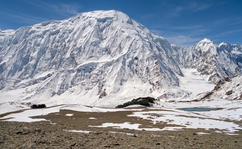 Tilicho Peak overlooking Tilicho Lake in the Annapurna region