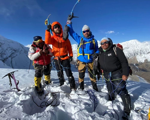 Summet De Chulu East X